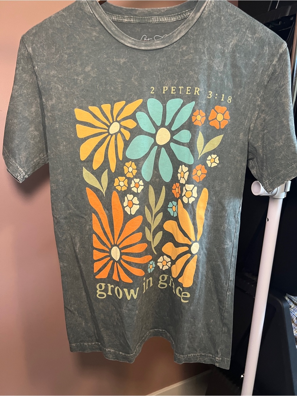 Grow in Grace Floral Graphic Tee- Gray/Green